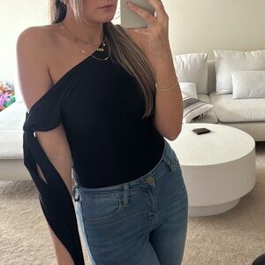 PrettyLittleThing Black One-Shoulder Bodysuit